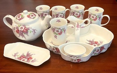 Vintage St. George bone china porcelain 10-piece strawberry tea set with tray