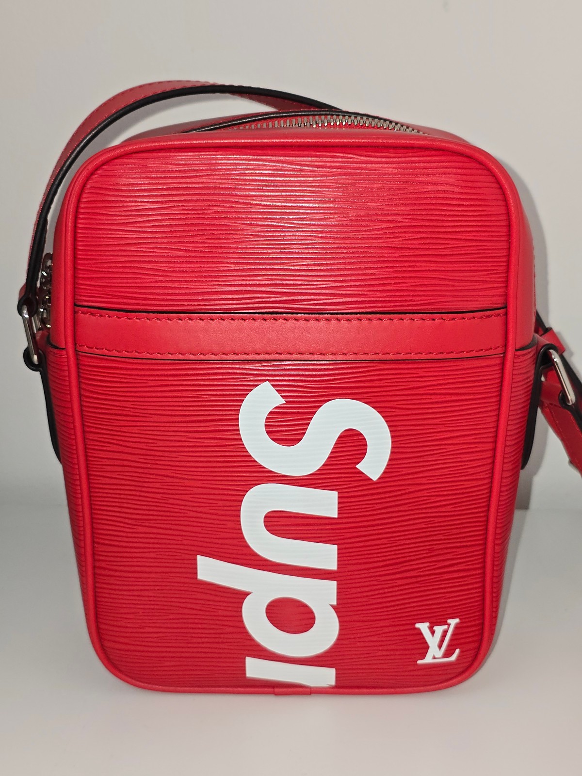 Louis Vuitton Supreme Danube PM Shoulder bag Red Epi Leather image 4