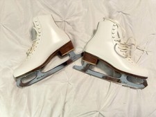Riedell ice skates, Ladies/Youth, 6N, Wilson Excel Blades