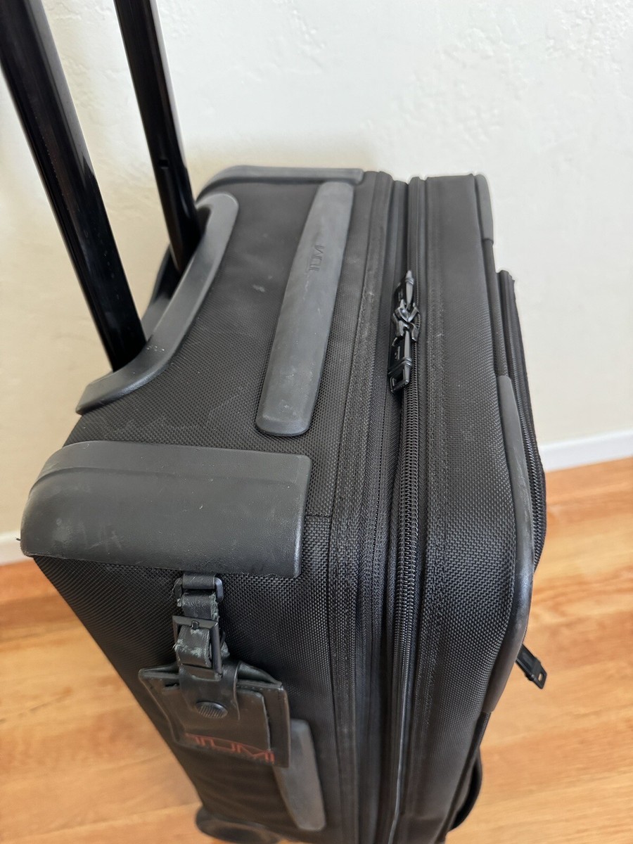 Tumi Alpha 2 Expandable 2 Wheeled International Carry On Tumi Alpha 2 Expandable 2 Wheeled International Carry On
