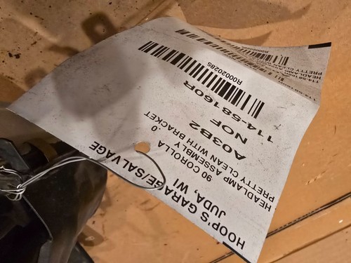 88-92 TOYOTA COROLLA HEAD LIGHT RIGHT - Picture 6 of 6