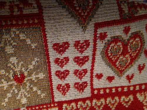 Christmas Tapestry 4 Placemats Red Snowflakes Hearts Middleton 13” by 18” NWOT - Picture 4 of 6