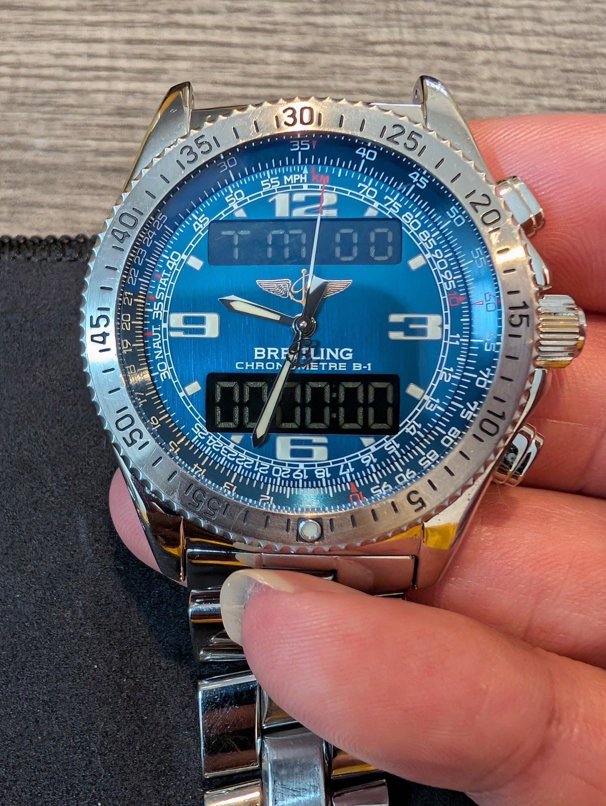 *READ DESCRIPTION!* Breitling Professional A78362 - image 7