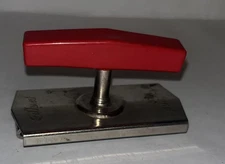 RED VINTAGE EDLUND CO INC TOP-OFF JAR AND BOTTLE SCREW TOP OPENER RETRO MCM