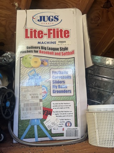 Jugs M6000 Lite-Flite Pitching Machine