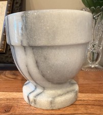 Marble Mortar White with Gray Veins Marbled Pattern