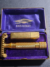 Vintage Gillette Gold Aristocrat Open Comb Safety Razor Set in Case!