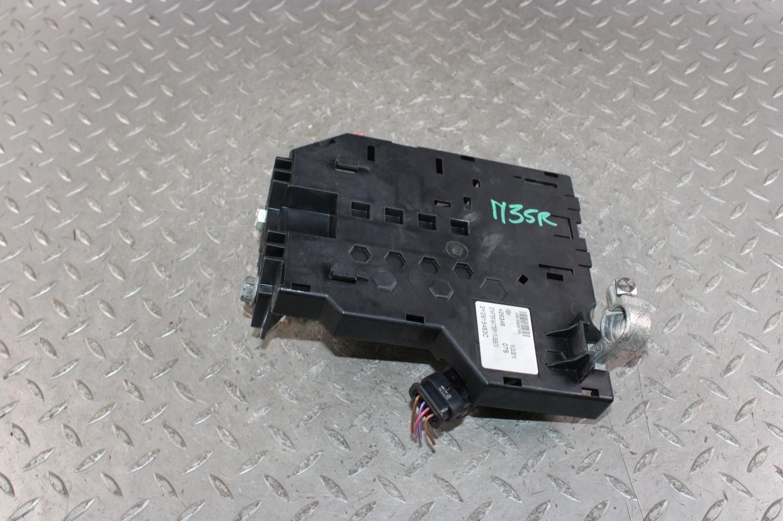 13-18 Flying Spur Electronic Passenger Right RH Battery Fuse Box OEM Factory WTY
