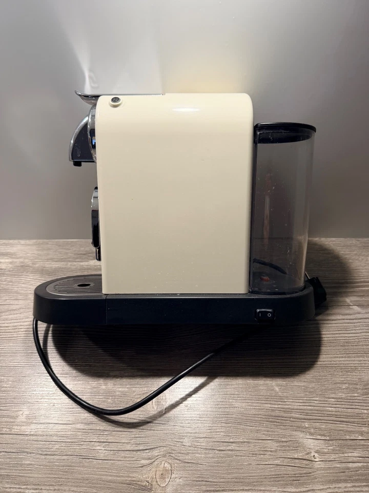 Delonghi Kaffeemaschine Nespresso - EN 165.CW - beige