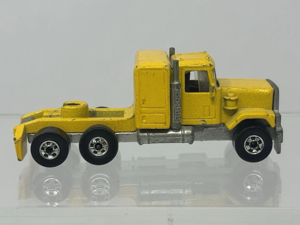 Hot Wheels 1981 Steering Rigs Yellow GMC Tractor Only L2 - Image 4 of 4