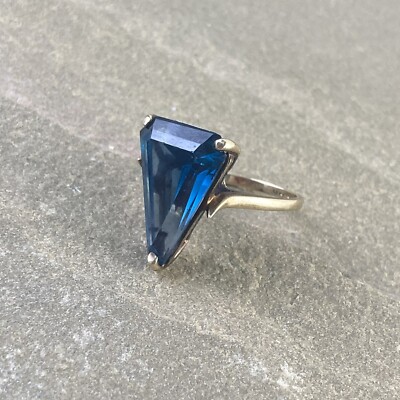 Vintage 70s Deep Blue Topaz 10K Gold Ring Triangular Stone Signed Sid-Bar Size 6