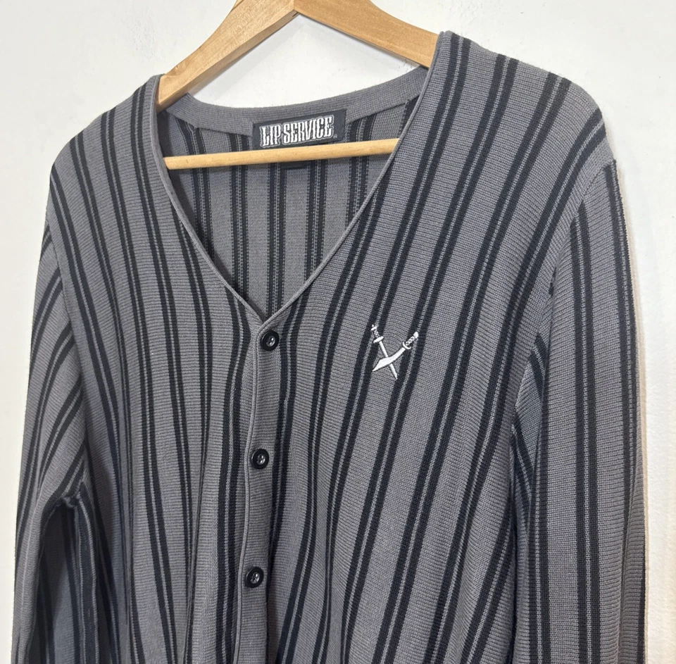 Cárdigan Suéter Vintage Lip Service Negro Gris Rayas Bordadas Espadas Grande Foto 3 de 4