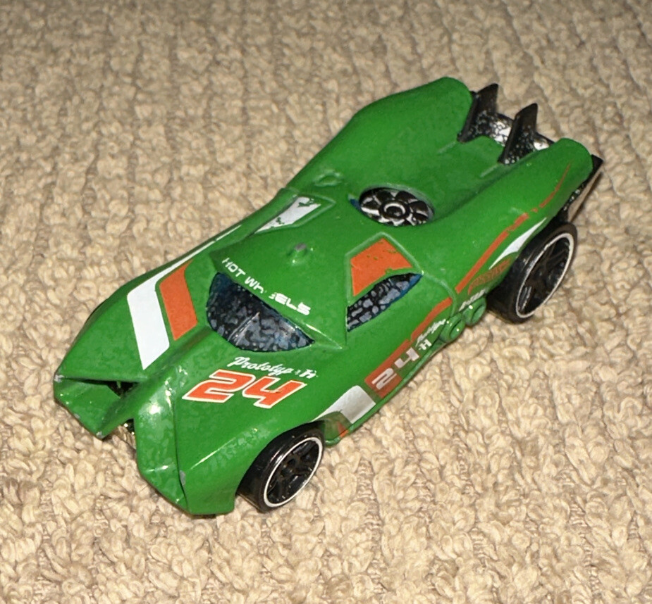 Hot Wheels タンクカー 赤/緑 卸売りゲーム・おもちゃ・グッズ - Hot