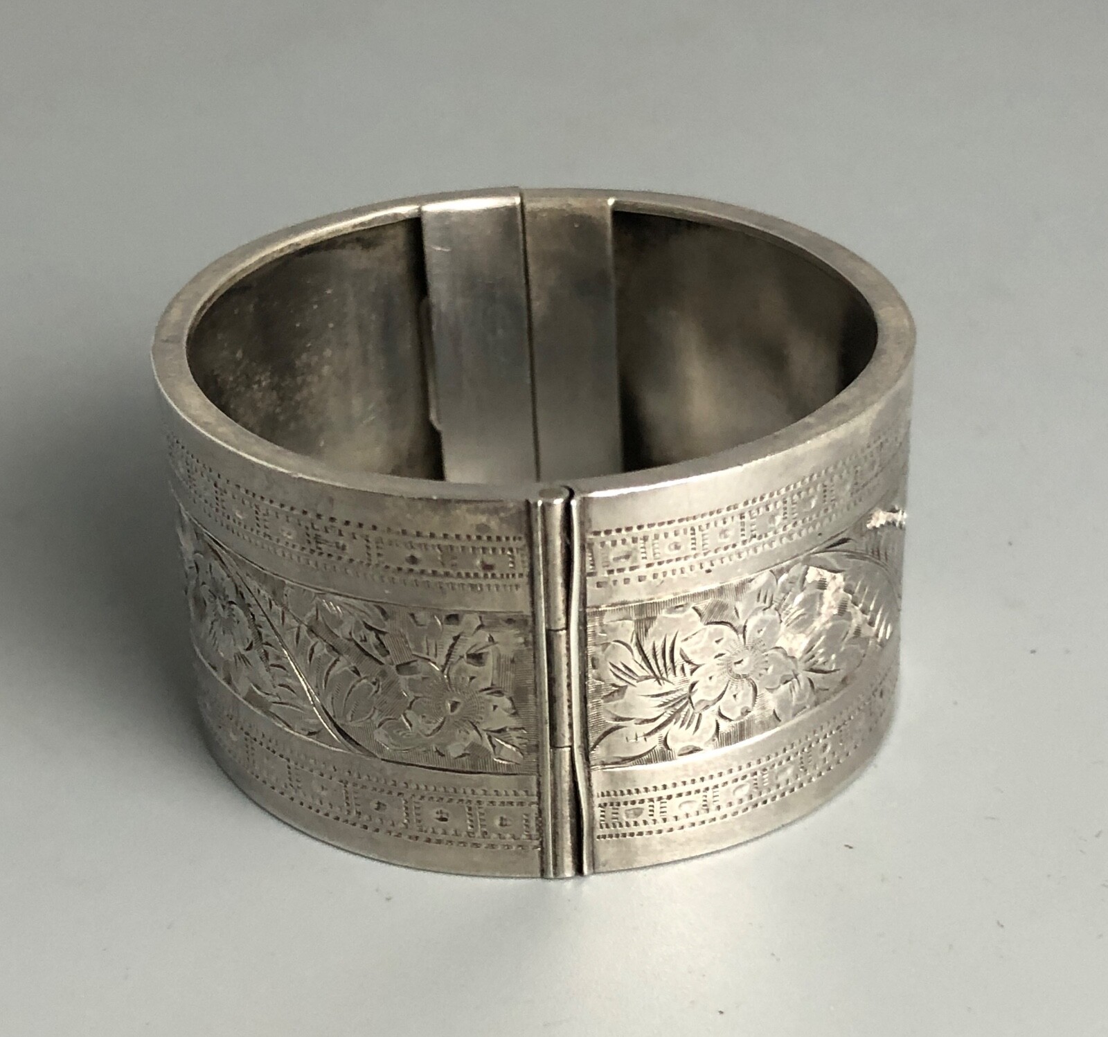 Victorian Style Solid Silver Bangle Birmingham 19… - image 5