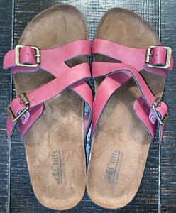white mountain sandals vs birkenstock