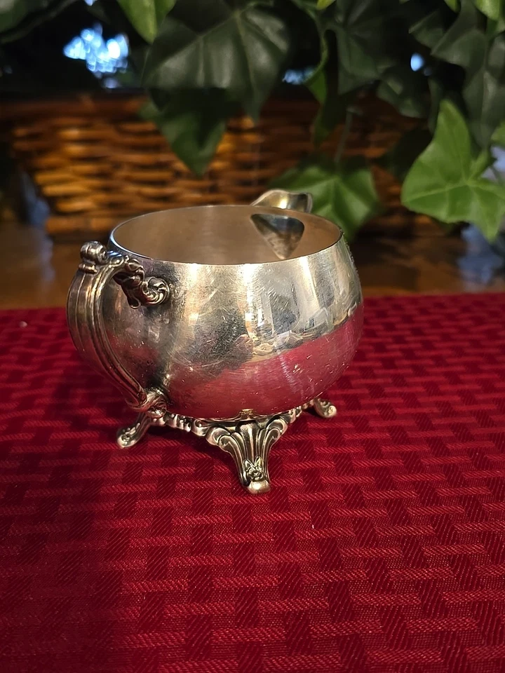 Crema rococó vintage Oneida O L plateada con patas  Foto 3 de 4