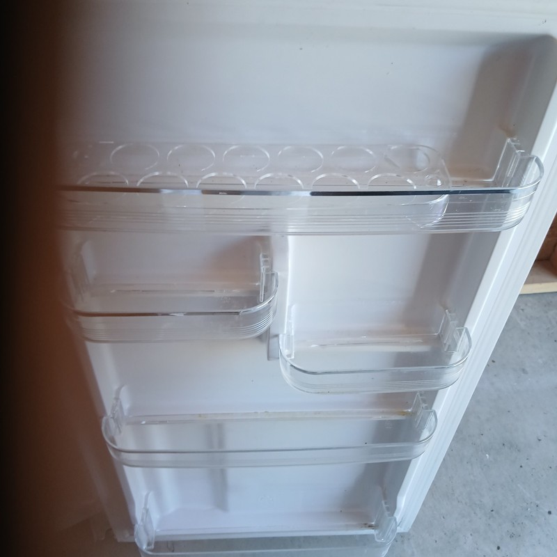 Frigidaire White Top Freezer 2-Door Freestanding Manual Defrost 10.1-15 ft³