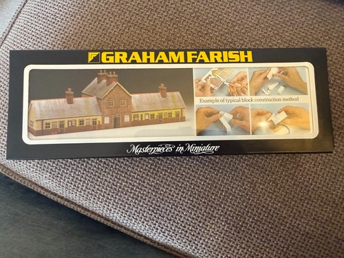 Kit Estación Campo Graham Farish Calibre N 9505 | Zustand: New