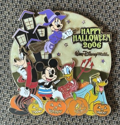 Disney WDW Halloween 2006 Jumbo Pin Mickey Minnie Goofy Donald Pumpkins LE 750