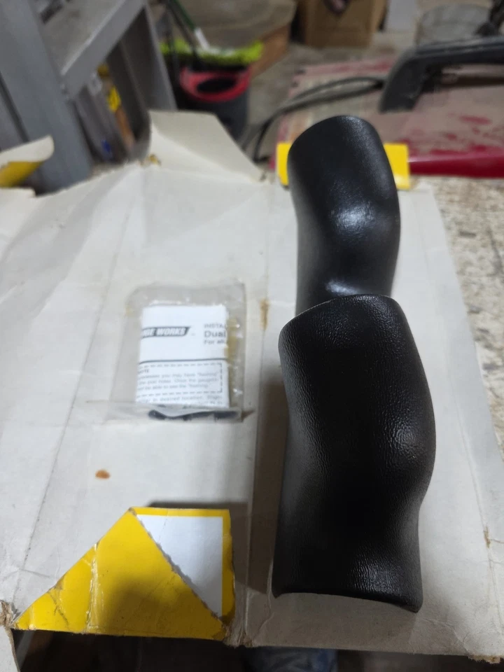 Autometer 10120 Mounting Solutions Dual Gauge Pod 94-02 Mustang 2 1/16" Negro Foto 3 de 4