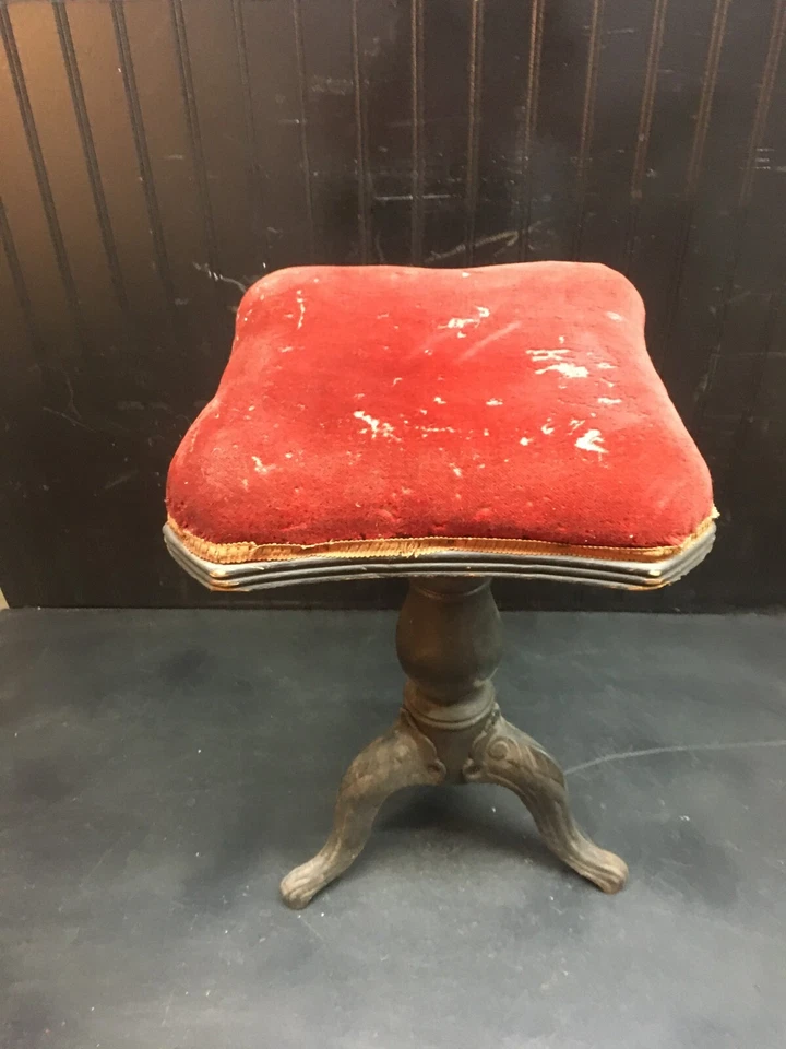 TABURETE DE PIANO DE MADERA de colección órgano victoriano asiento de fieltro rojo pies de bola de acero antiguos Foto 2 de 4