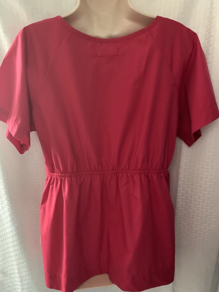 Peaches womens Poly cotton blend fuschia pink scrub top Medium - Image 3 of 4