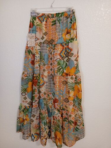 BEAUTIFUL WOMANS MAXI SKIRT. . SMALL. NEW WITH TAG.