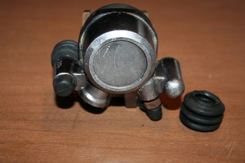 1983 Kawasaki KX250 Front Brake Caliper OEM 83 - Picture 7 of 10