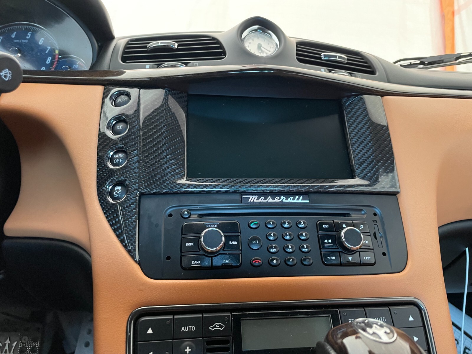 MASERATI GRANCABRIO/GRANTURISMO INFOTAIMENT CARBON FIBER OVERLAY - SKIN - COVER
