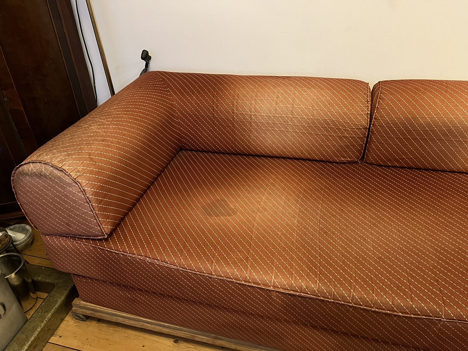 Lightweight 3 Seater Sofa / sofa Bed. Needs Throw Or Recover. Covers