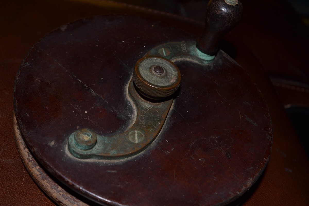 VINTAGE 1886 G. RITTER NEW YORK FISHING REEL BRASS AND WOOD 6 DIA. VERY RARE