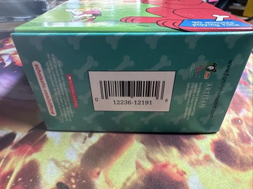 Clifford the Big Red Dog VHS Tapes Schoolhouse and Tries His Best BOX SET OF 2 - Picture 3 of 10