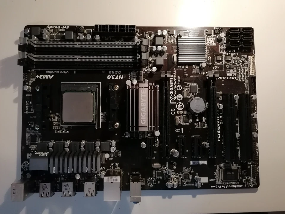 Gigabyte Mainboard 970A-DS3P AM3+ CPU AMD 6300FX - Bild 2 von 4