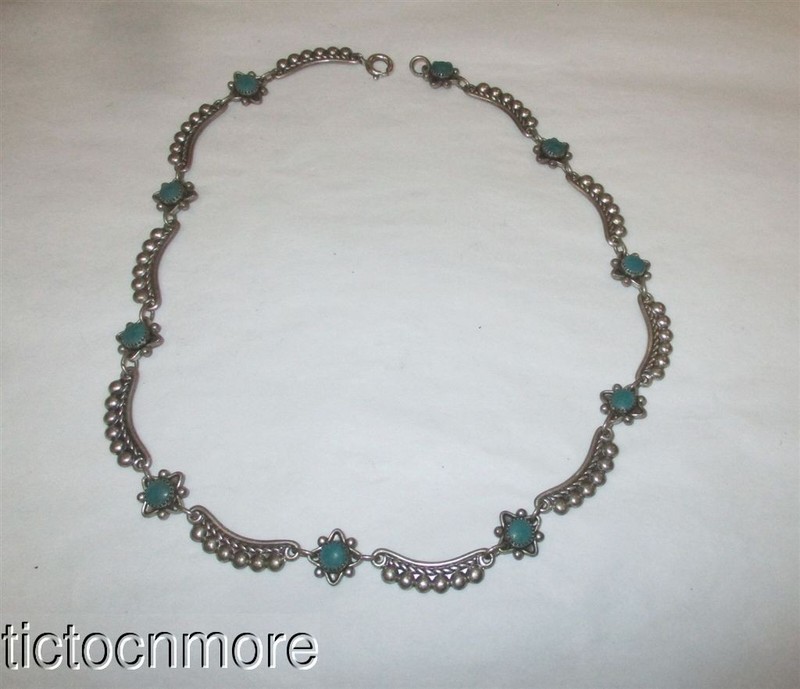 VINTAGE ZUNI INDIAN GREEN STONE SNAKE EYE COLLAR CHOKER NECKLACE STERLING