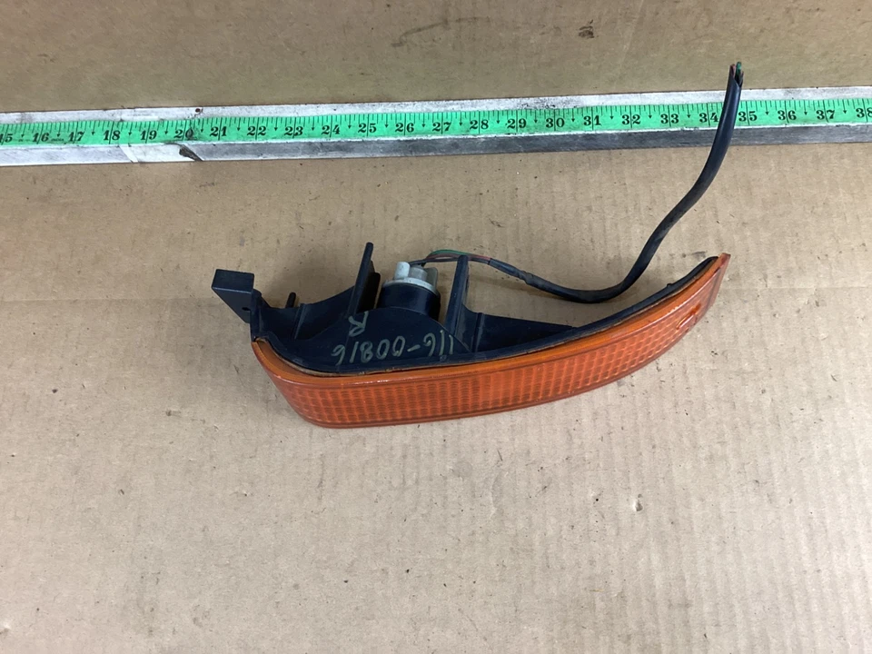 1990-1992 Ford Probe Front Right Side Corner Turn Signal Marker Light 2BA936245 - Image 2 of 4