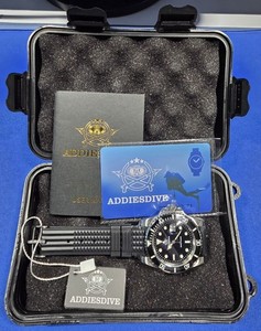 ADDIESDIVE Montre de bracelet en caoutchouc pour hommes Montre Quartz avec la mallette