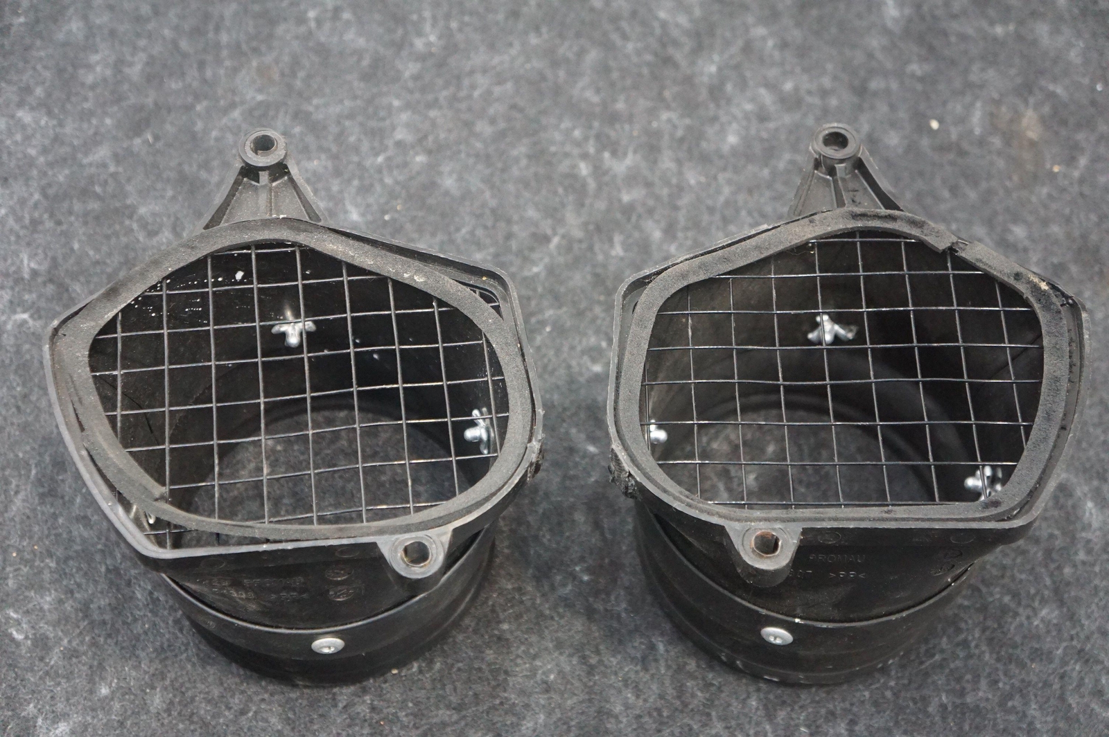 Set 2 Rear Left & Right Quarter Air Duct Grille 254307 254308 Ferrari 458 09-15