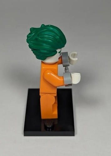 The LEGO Batman Movie - Joker (Arkham Prison) LEGO Minifigure CMF 70900 - Picture 4 of 6
