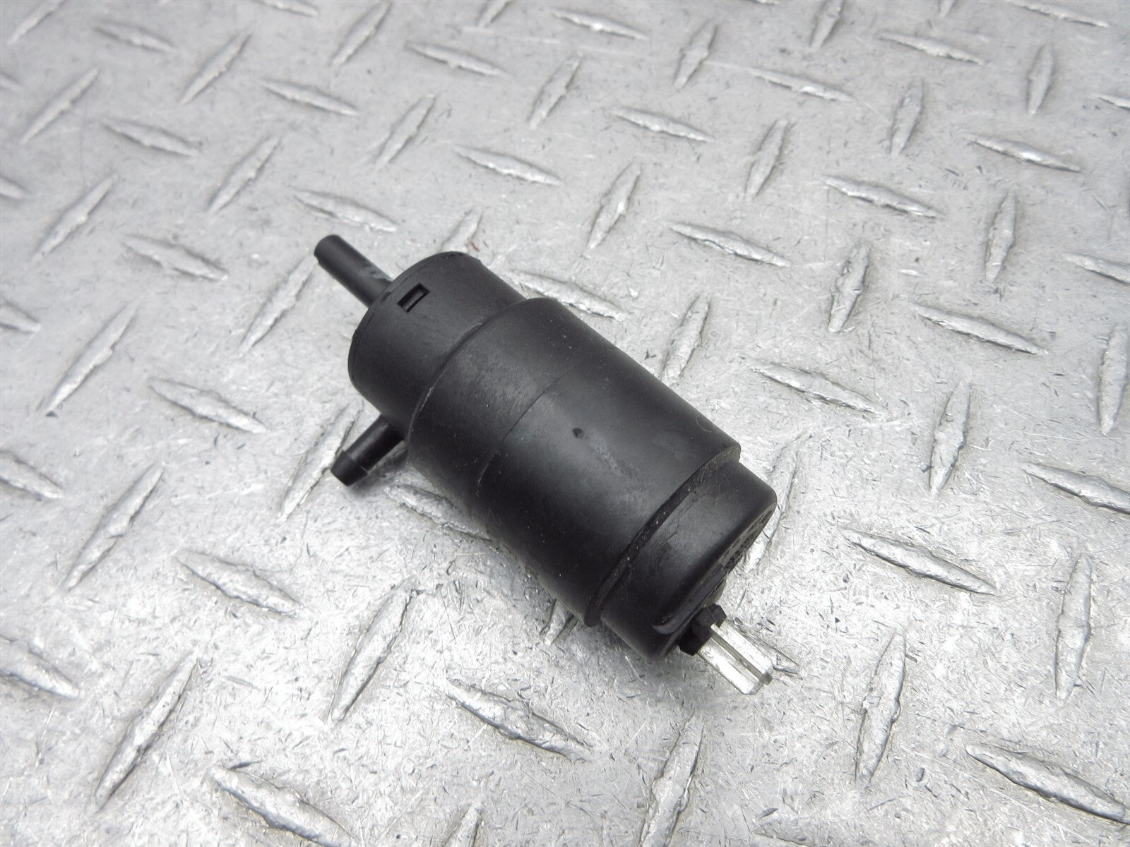 2008 Ferrari F430 Spider 68740000 Headlight Washer Fluid Pump Assembly