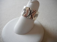 Vintage Sterling Silver Southwest Pressed Design Wide Band Ring  RE1952