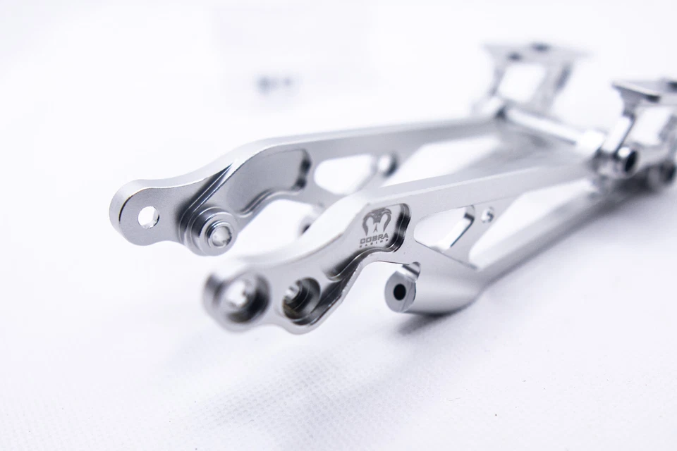 Soporte de ala cromado para Arrma 1/8 6S Kraton Typhon Talion Senton Outcast Notorious Foto 4 de 4