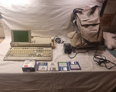  Amstrad PortableComputer PPC 512 mit 2 Laufwerken + Netzteil Display hat Fehler
