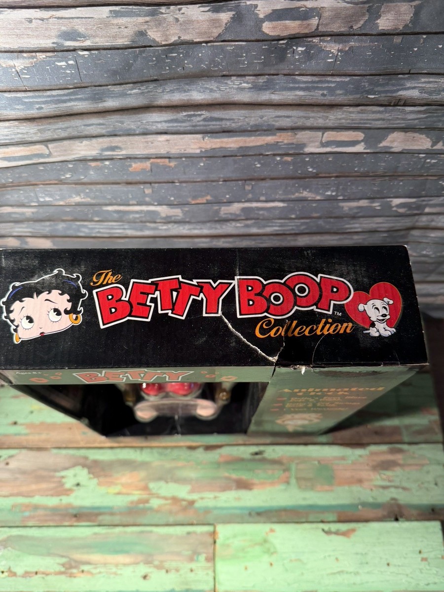 Betty Boop Wall Clock Swinging Legs, Moving eyes, Legs NEW IN BOX