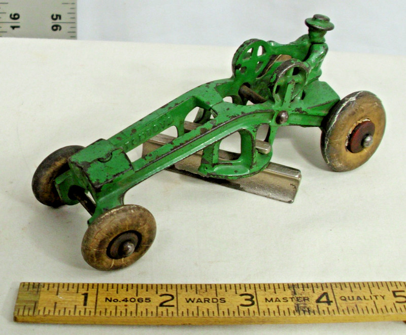 ARCADE ROAD GRADER CAST IRON TOY IN GREEN 1930s ORIGINAL