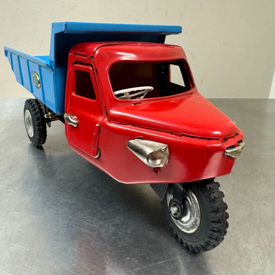 Camión de volteo gigante de tres ruedas de colección de la década de 1960 USAGIYA TOY Co. juguete de hojalata - Marusan JAPÓN Foto 4 de 4