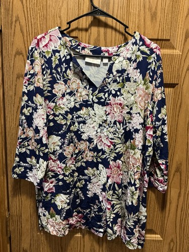 Belle By Kim Gravel Large Top EUC Embroidered Accents