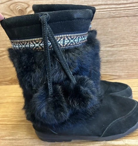 Minnetonka Boots Rabbit Trim Fur & Shearling Lining Black Suede Aztec Boho Sz 9