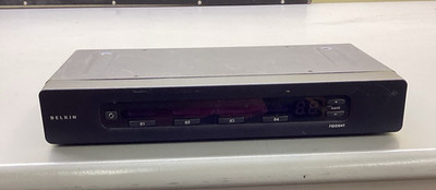 Belkin OmniView SE Plus 4 Port KVM Switch (F1DZ104T