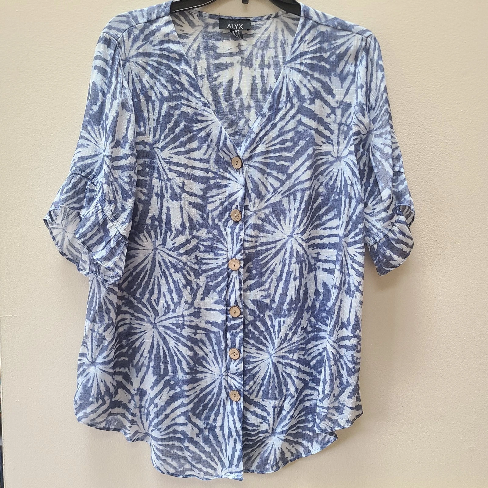 Top tunica Alyx donna L scollo a V con bottoni e volant manica corta blu trasparente