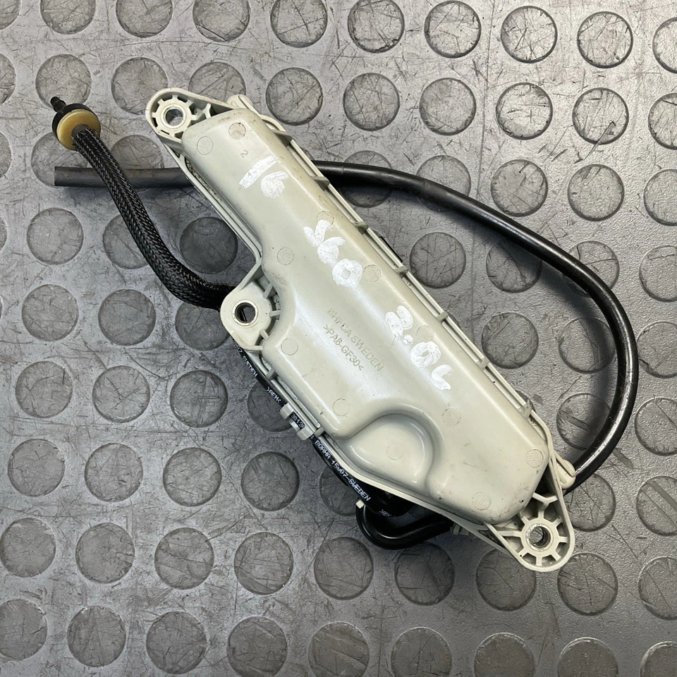 2011-2016 Volvo S60 2.0 Liter Vacuum Tank Regulator Reservoir Assembly OEM - Image 2 of 4